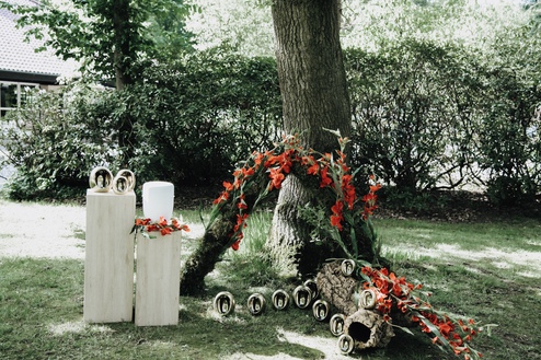 Eine Dekoration zur Beerdigung im Freien